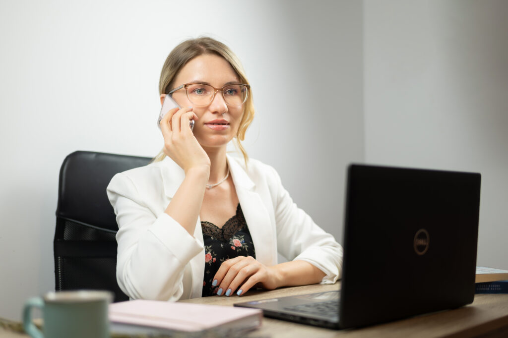 Fotografie de Branding Personal Poze Business Super Rebecca Sedinte foto Bucuresti